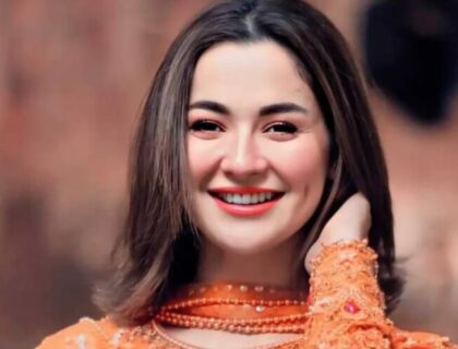 حانیہ عامر کے مداح ڈرماٹولوجسٹ کے جعلی ڈمپل کے دعوے پر دفاع میں آگئے