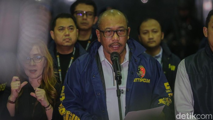Polri Akan Serahkan 321 WNA Sindikat Judi Online di Jakarta Barat ke Imigrasi