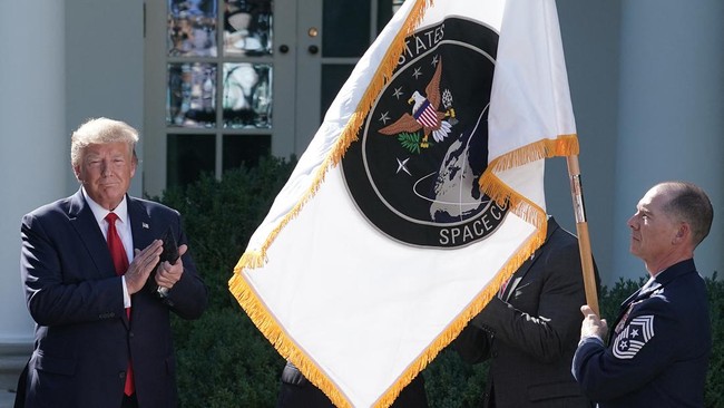 Gedung Putih Cabut Akses Wartawan CNN, MS NOW dan Politico