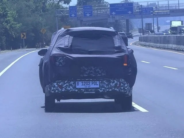Hyundai Buka Suara soal Mobil Kamuflase Diduga Stargazer Baru yang Tertangkap Kamera